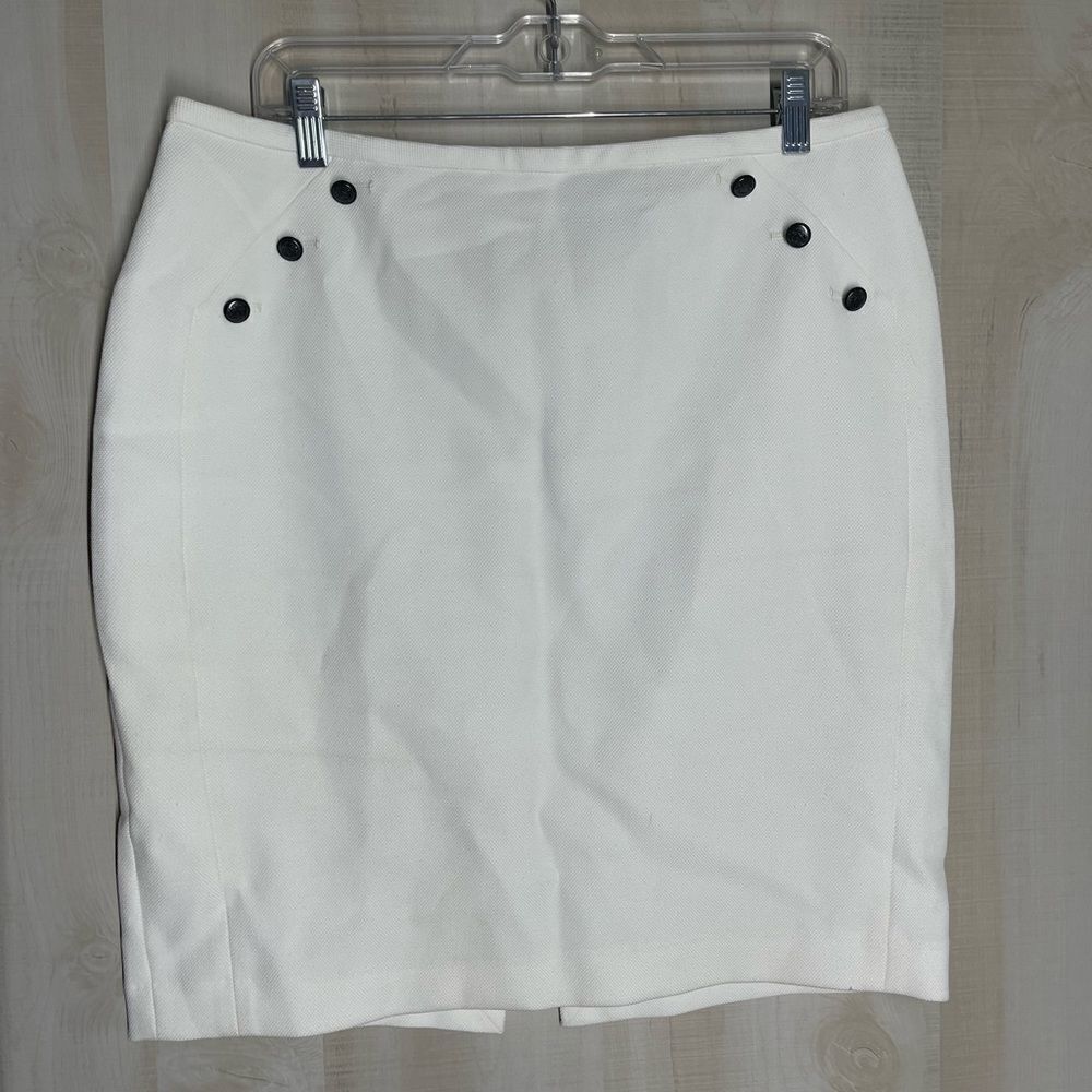 White House Black Market white textured mini skirt dark‎ metal buttons, size 12